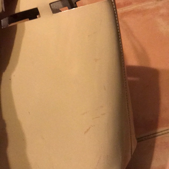 Kate Spade patent leather bucket bag. Beige - Picture 4 of 4